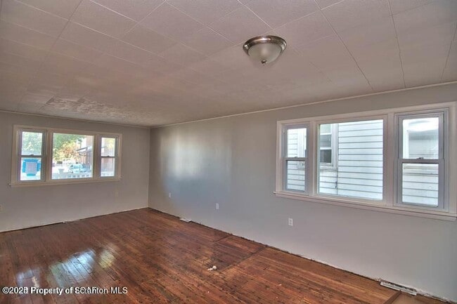 Building Photo - 261 Dana St