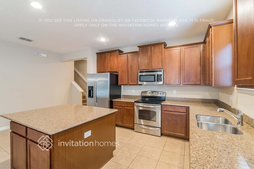 Building Photo - 137 Tollerton Avenue