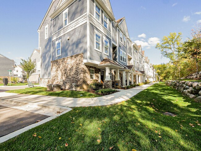 Building Photo - Move-In Ready 3-Bedroom Home in Prime Downtown Brighton!