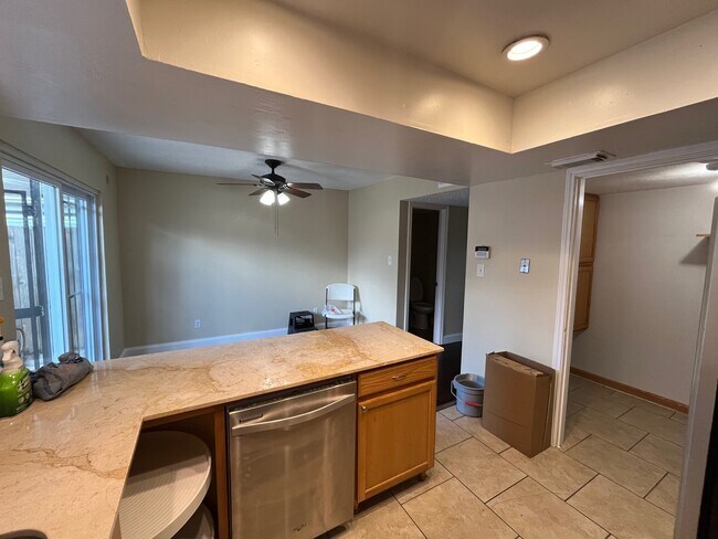 Building Photo - 6416 Bankside Dr