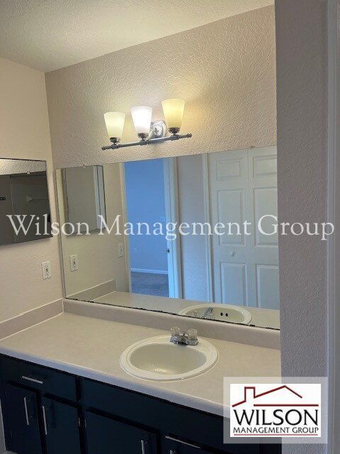 Building Photo - 13037 Mulberry Park Dr