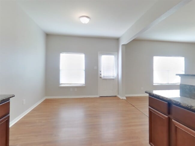 Building Photo - 216 Elm Patch Dr