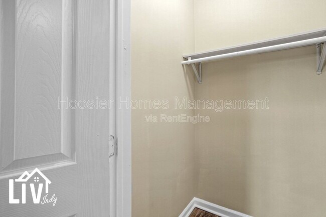 Building Photo - 1317 Main St