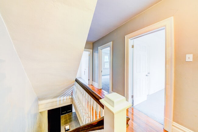 Building Photo - 103 Harwood St