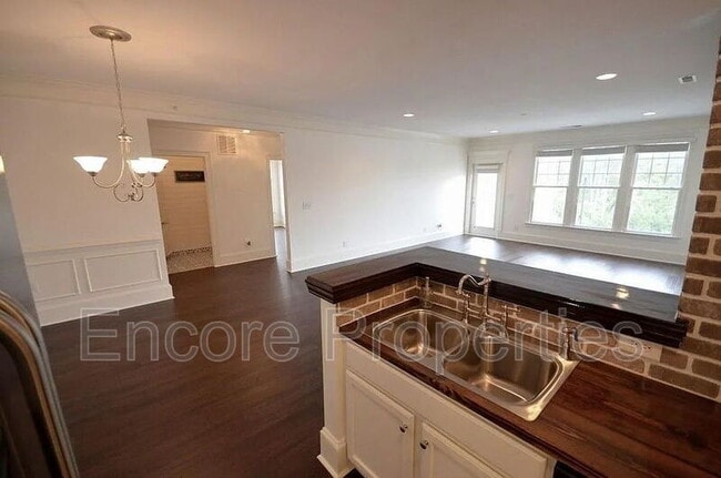 Building Photo - 936 Portstewart Dr