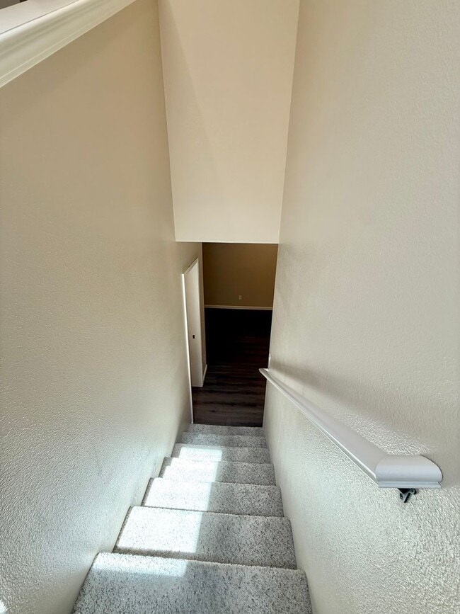 Building Photo - Move In Ready 3 Bed 2.5 Bath!!!