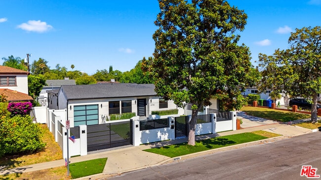 Building Photo - 5735 Saloma Ave