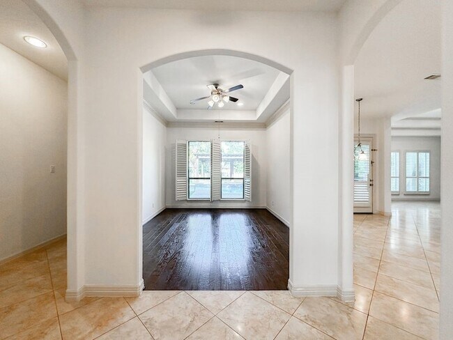 Building Photo - 14 Spincaster Drive
