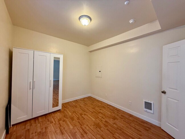 Building Photo - 4429 Rainier Ave S