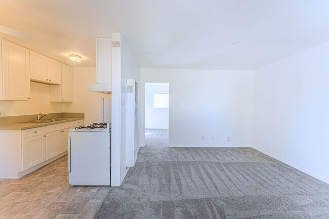 Kitchen and living room - 4030 38th St #7