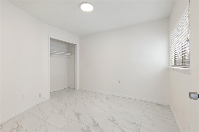 Building Photo - 14818 Gladewick Dr