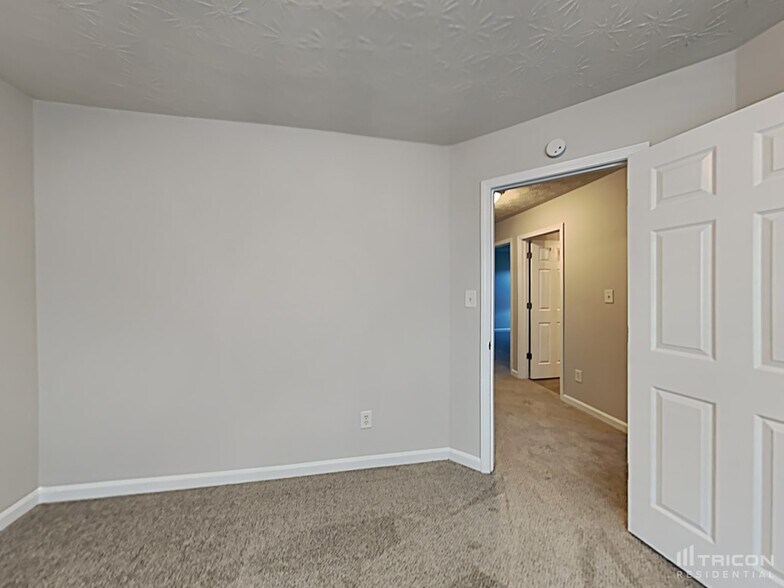 Building Photo - 441 Pondweed Dr