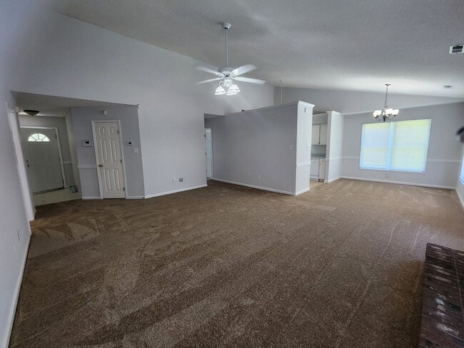 Building Photo - 210 Rivershore Dr