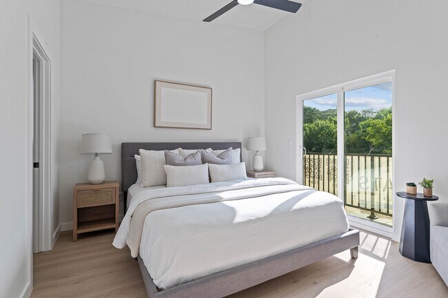 Building Photo - 1467 W Hendon St