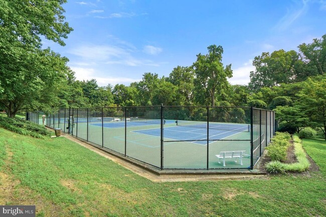 Building Photo - Serene Living in Rockville! Over 1,000 Squ...