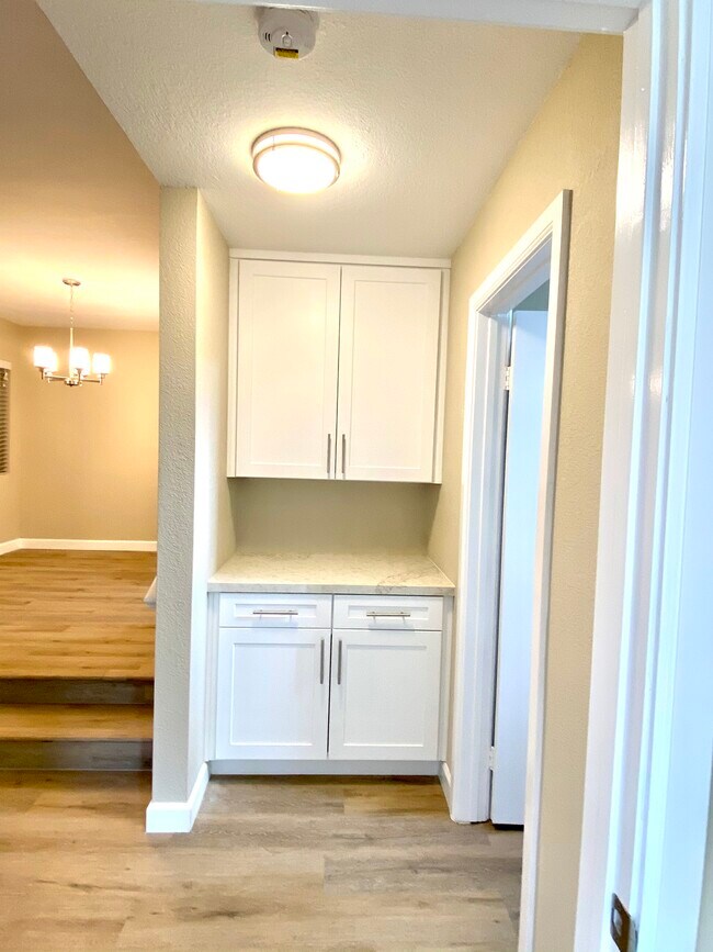 Linen Storage - 4204 3rd Ave