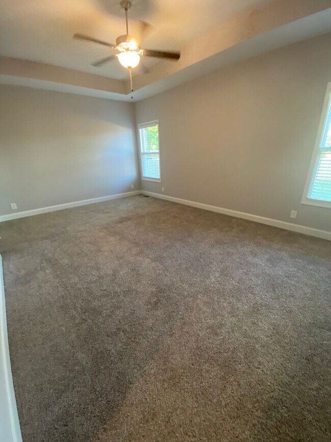 Building Photo - 1/2 off 1st months rent