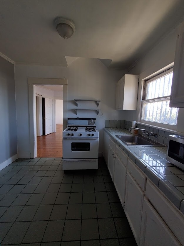 Building Photo - 817 Lucile Ave