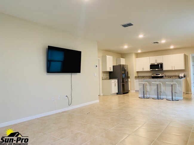 Building Photo - 311 Caryota Ct