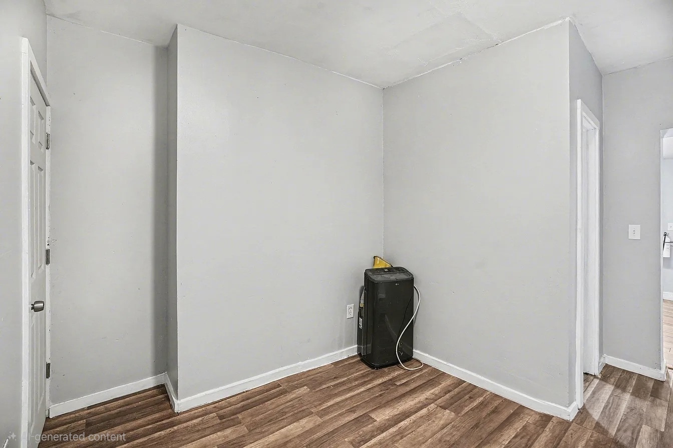 Building Photo - 126 W Elm St