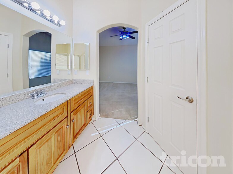 Building Photo - 7739 Whitesboro Ct