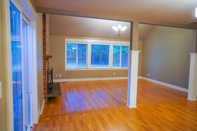 Building Photo - Beautiful 3 Bedroom Home in Wilsonville