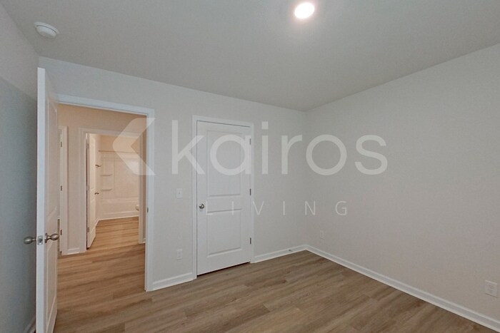 Building Photo - 107 Overstreet Way