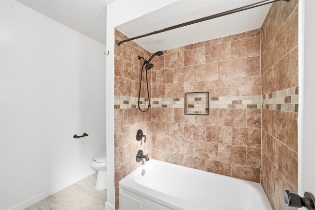 Building Photo - 1914 Abby Aldrich Ln