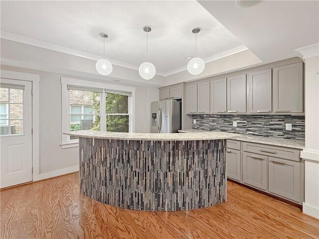 Building Photo - 5910 Westcroft Ln