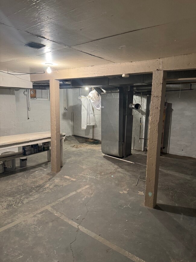 Building Photo - 440 5th St