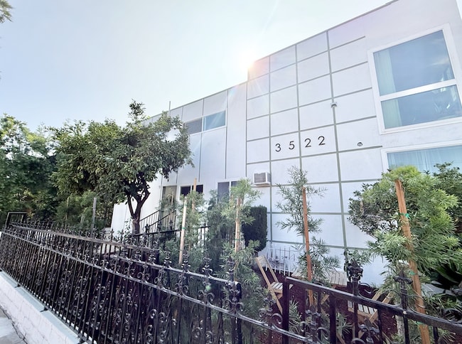 Building Photo - 3522 Bellevue Ave