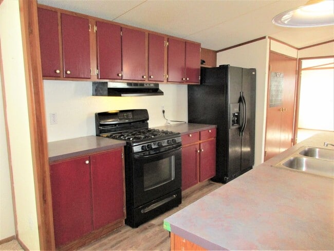 Building Photo - Super Cute & Clean!