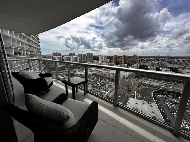 Building Photo - 17001 Collins Ave