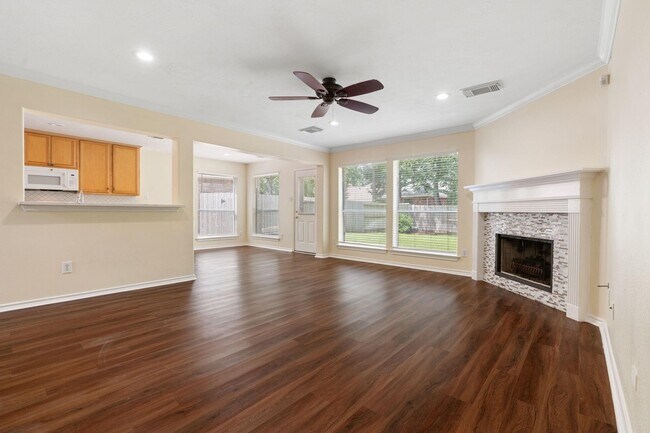 Building Photo - 27 N Queenscliff Cir