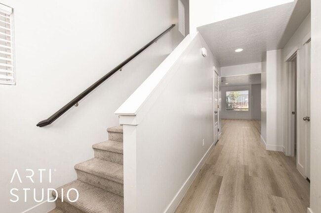 Building Photo - 3156 E Sky Rim Wy