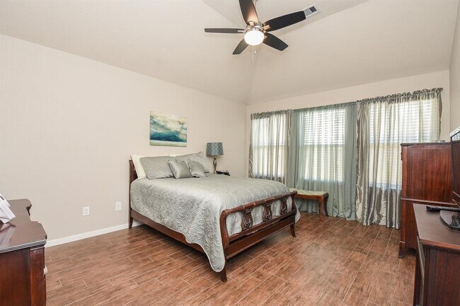 Building Photo - 7210 Foxwood Fair Ln