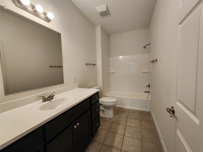 Building Photo - 6306 Red Oak Dr