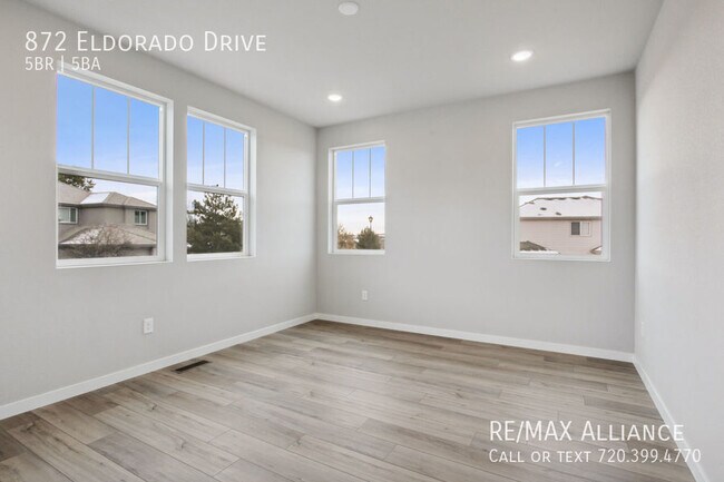 Building Photo - 872 Eldorado Dr