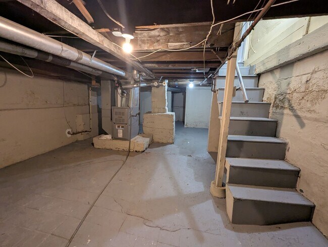 Building Photo - Live on Pennsylvania Ave – Get $100 Off Re...