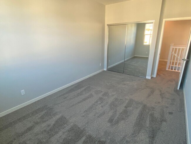 Building Photo - Brand New Home