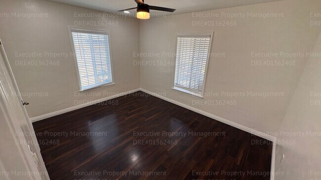 Building Photo - 2 bedroom 1 bathroom house located in the 93307 zipcode near E Brundage Ln/ Madison St