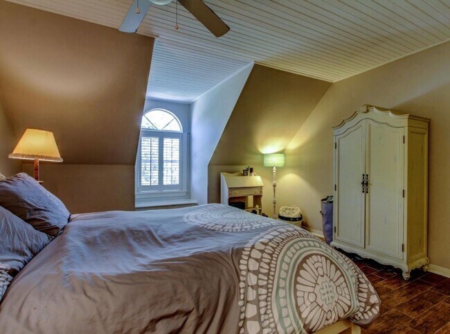 Building Photo - Executive Lakefront Retreat with Private P...