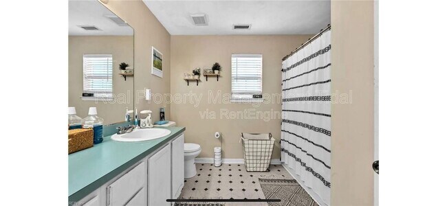 Building Photo - 1070 Joyner St