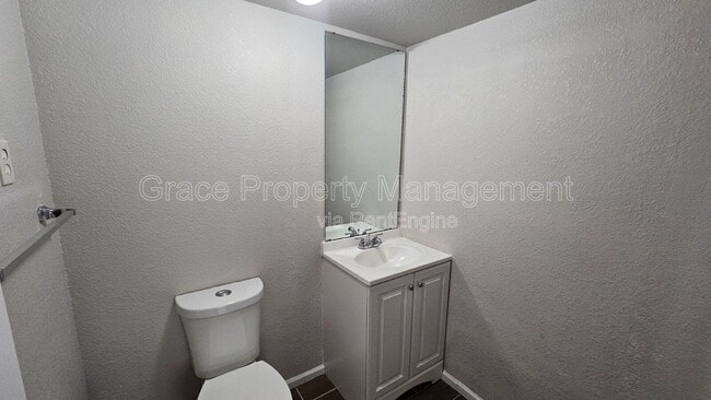 Building Photo - 325 W 116th Ave