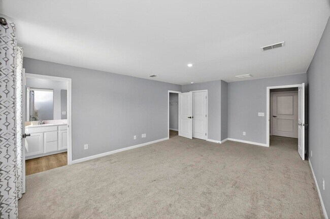 Building Photo - 3004 Red Fox Rdg