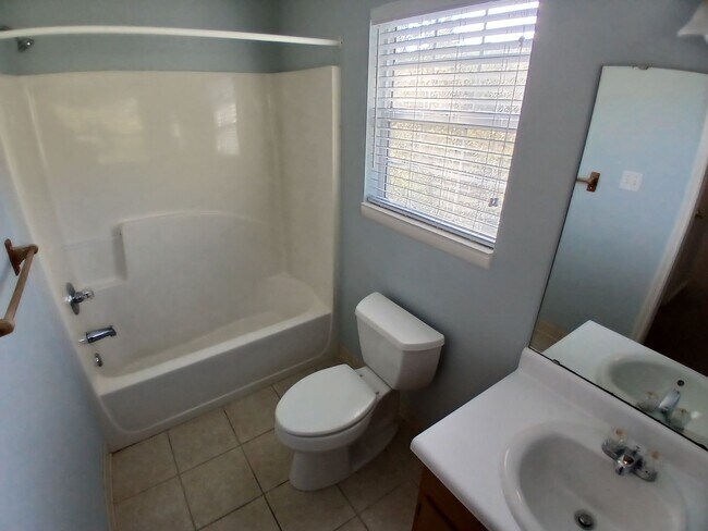 Building Photo - Charming Coastal Rental at Bald Point FL