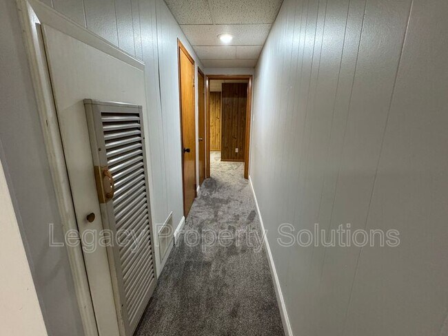 Building Photo - 609 N 29th St