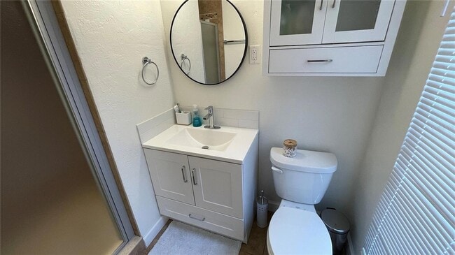 Building Photo - 2832 Bay St