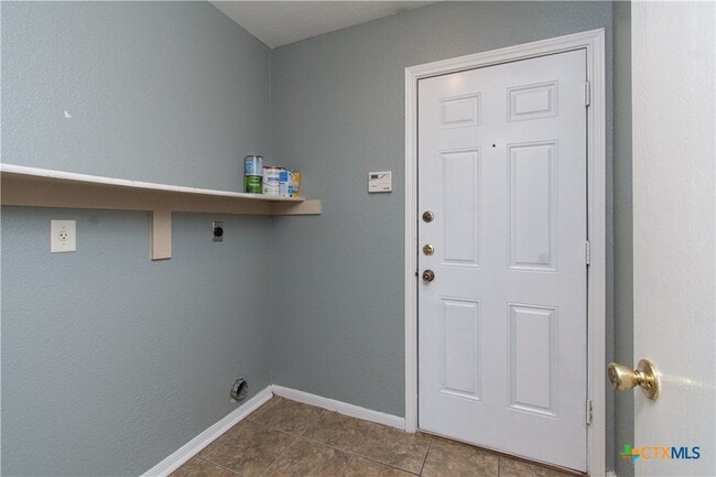 Building Photo - 3808 Sunflower Dr
