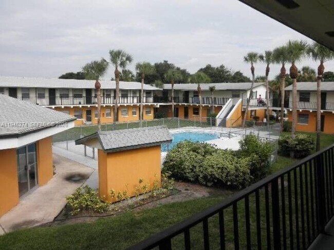 Building Photo - 1723 Dixon Blvd